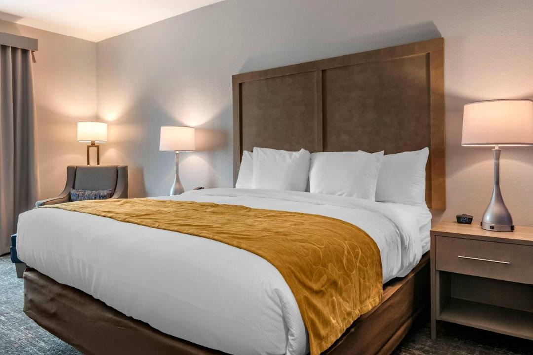 Comfort Inn & Suites Jacksonville - Orange Park Near Naval Air Station 1