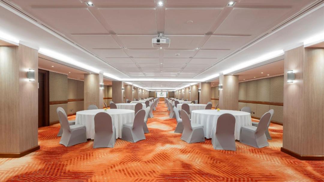 Holiday Inn Bangkok Silom by IHG 1