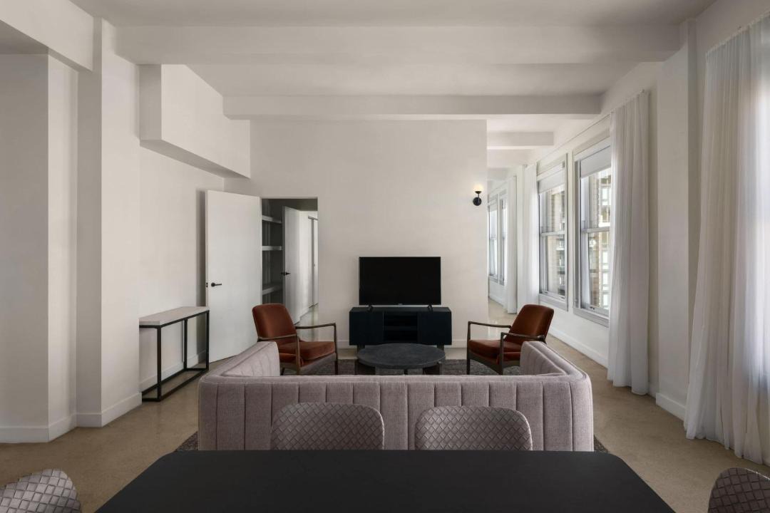 Reside Craftsman Los Angeles, a Wyndham Residence 1