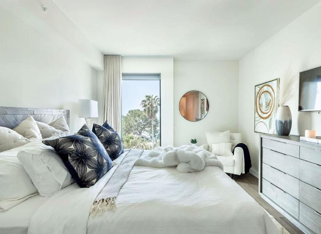 Two Bedroom Oceanfront Retreat with Panoramic View 1