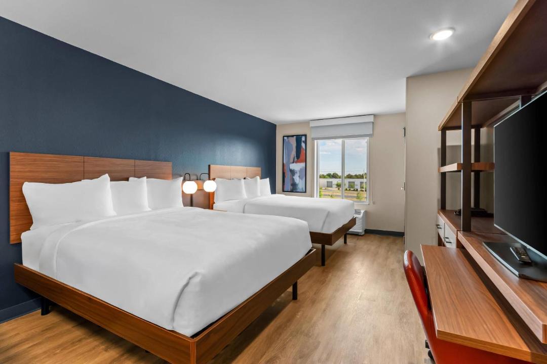 Everhome Suites Panama City Beach 1
