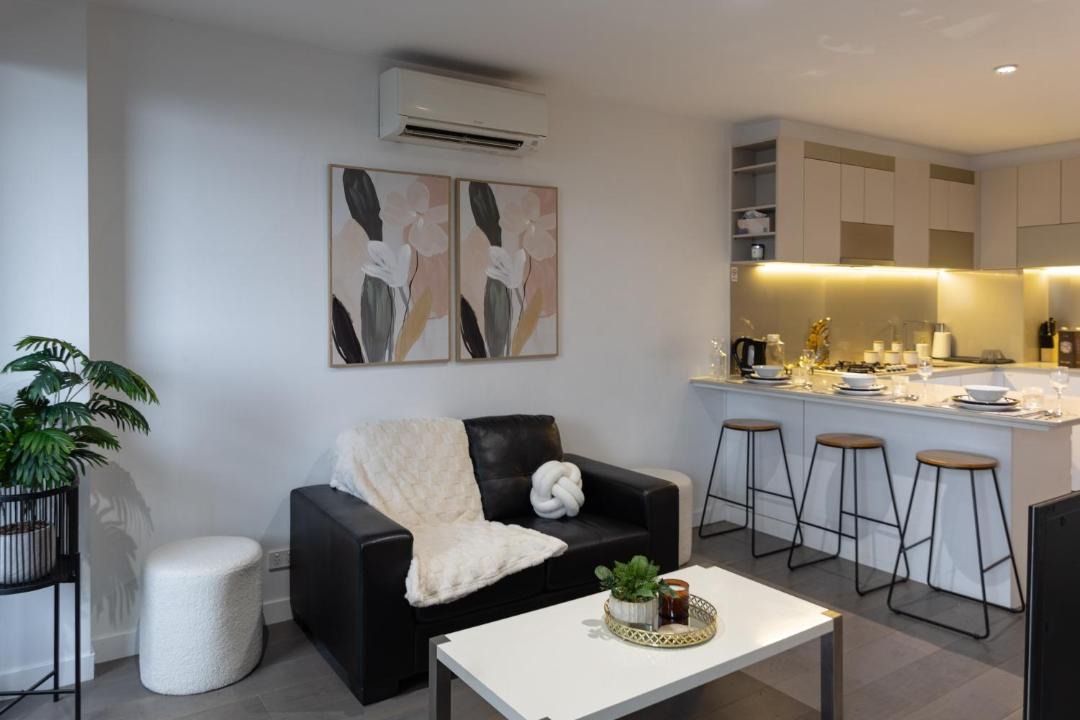 Lux 2BR CBD Apartment with Pool Spa Gym and City Views 1