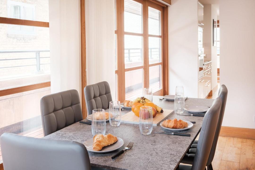 BnBNova - 2BR 2BA Penthouse with Terrace - Heart of Holborn 1