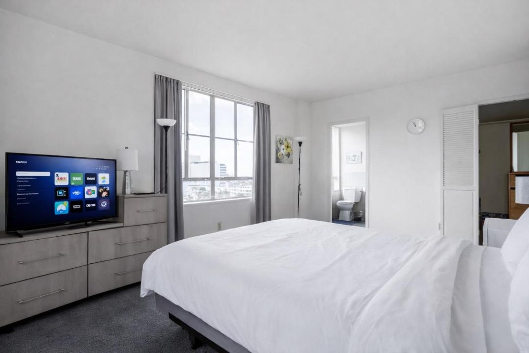 Spacious 2 Bedroom 2 Bathroom Unit Great Location 1
