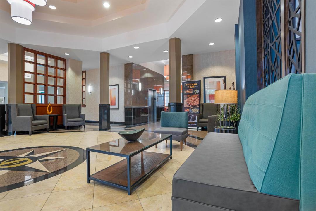 Drury Inn & Suites Baton Rouge 1
