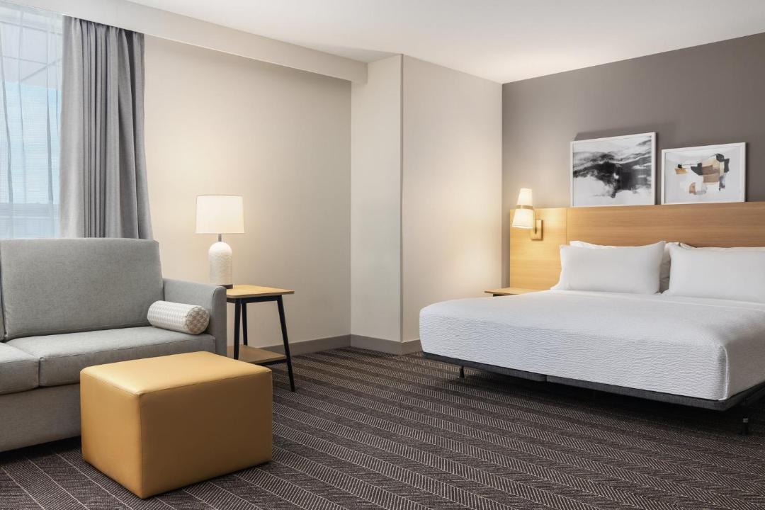 Staybridge Suites Montreal Airport - St-Laurent by IHG 1