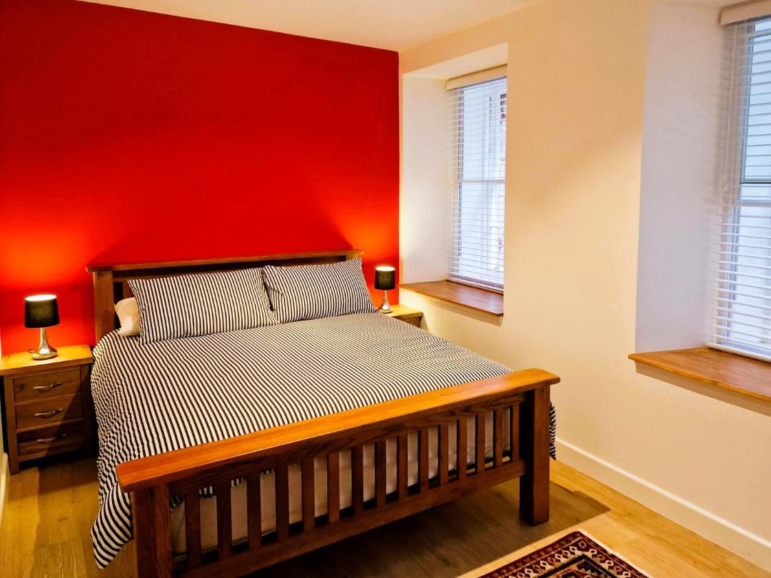 Centre of Edinburgh's Historic Old Town - Blair Street - Sleeps 4 1