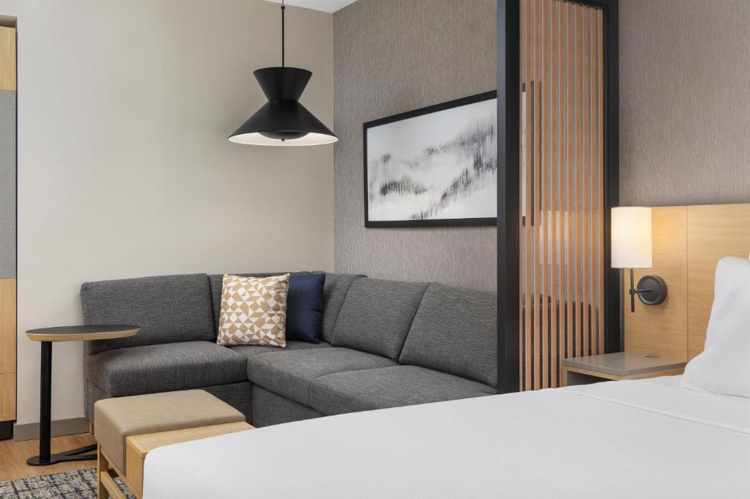 Hyatt Place Toronto Airport 1