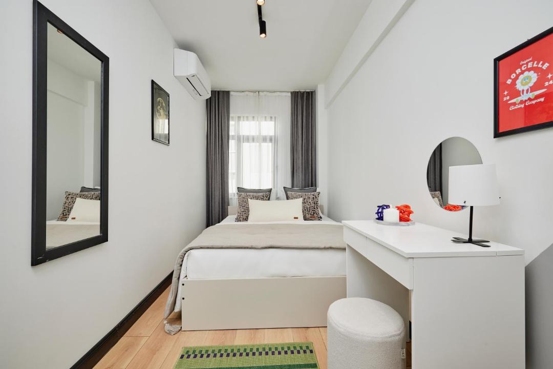 Stylish 2BR in Central Istanbul 3-Min to Metro 1