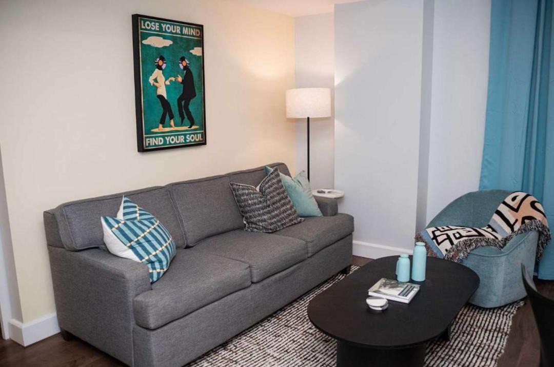 Fun Cozy 1 Br King Apts - 1 25 Mile Walk to TIAA Bnk Fld 1