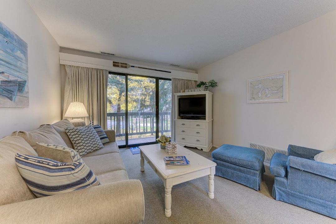 Gorgeous Grand Traverse Bay Beach Front Condo 1