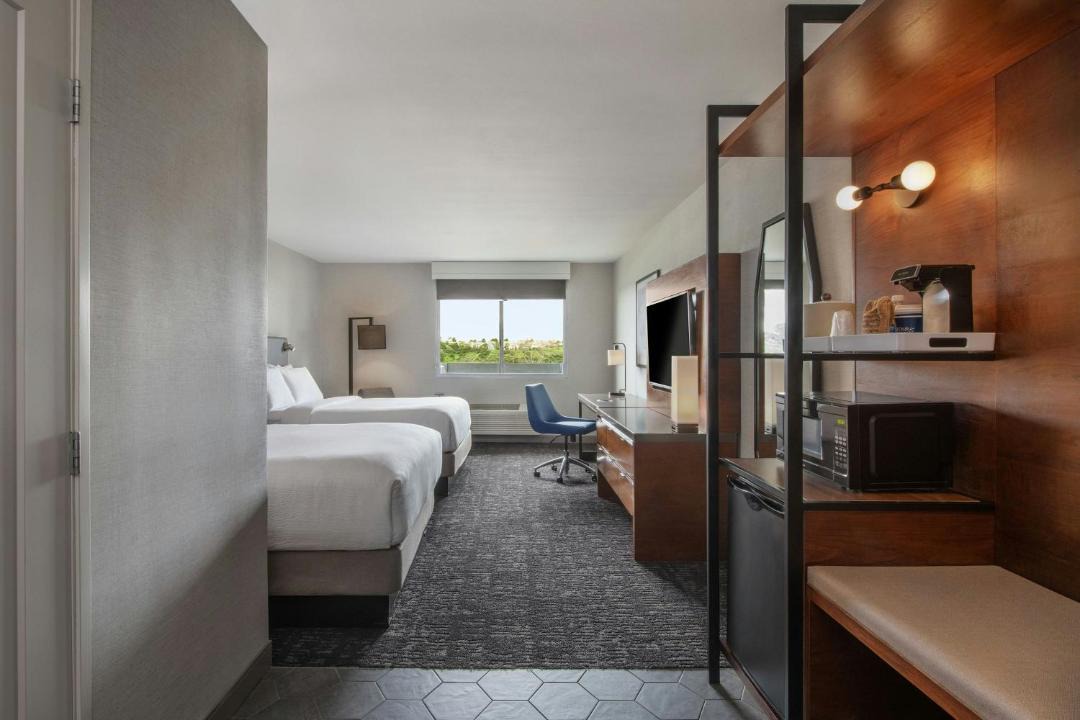 Four Points by Sheraton Los Angeles Westside 1
