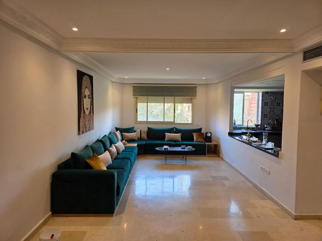 Cozy apartment & pool Excellent location 1