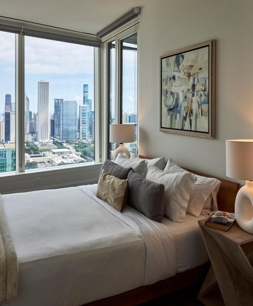 Lux Apts with Lake Views and Top Amenities 1