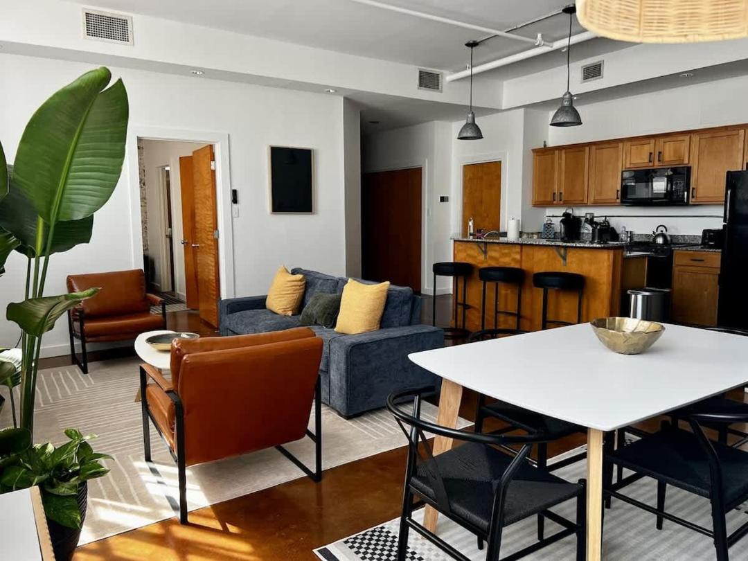 Stylish Industrial Loft in Warehouse District 1