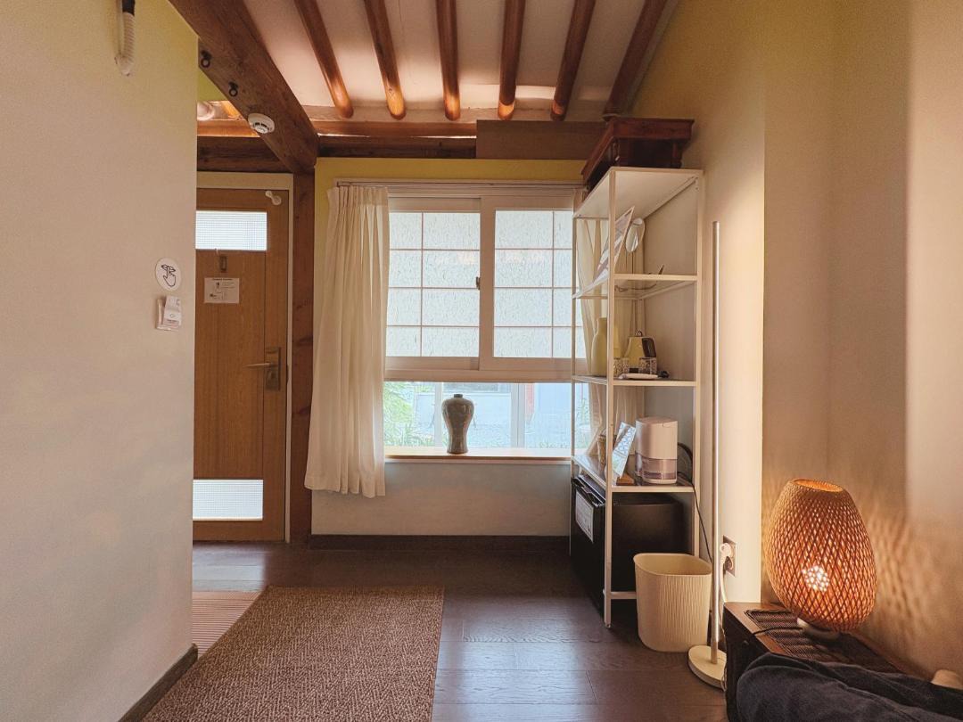 'Hanok Hanok' Boutique stay Hotel Seoul - 2min from Gyeongbokgung Palace station 1
