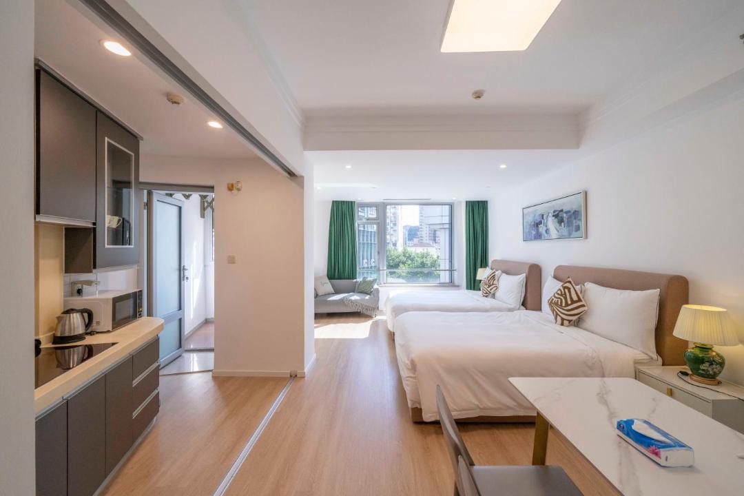 Tyms Xuhui Spacious 1BR APT 1