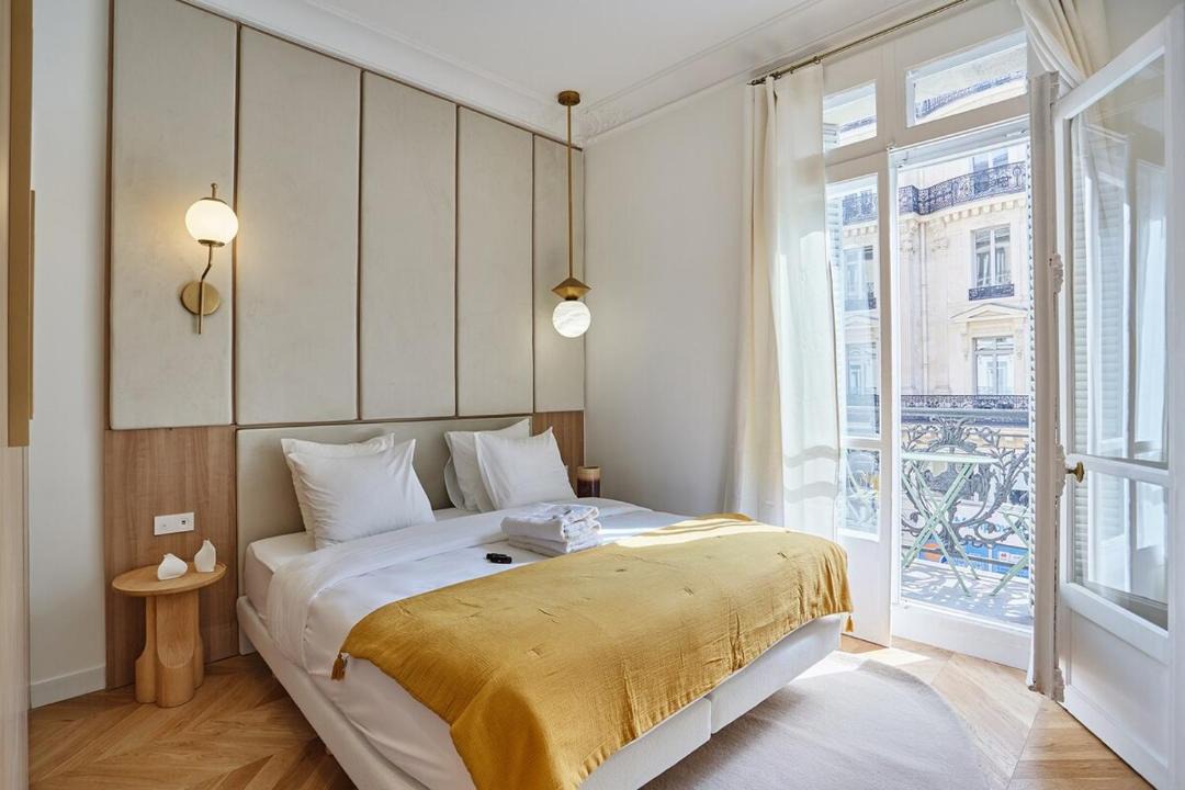 Apartment Opera Vendome by Studio Prestige 1