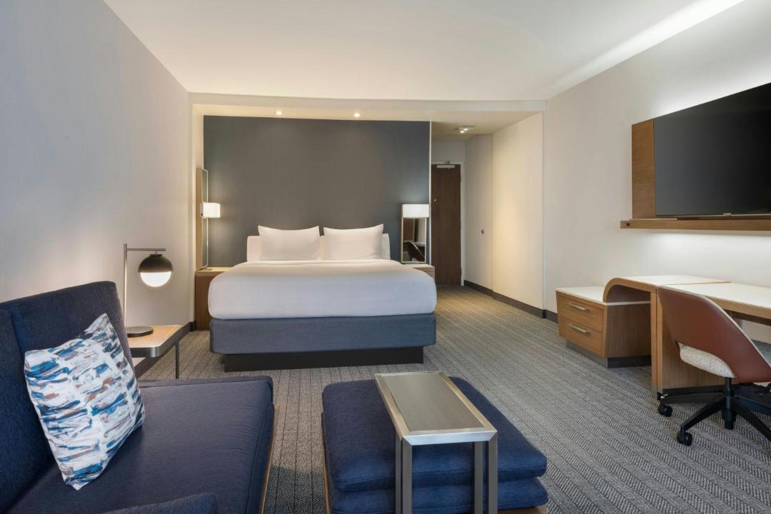 Courtyard by Marriott Redwood City 1