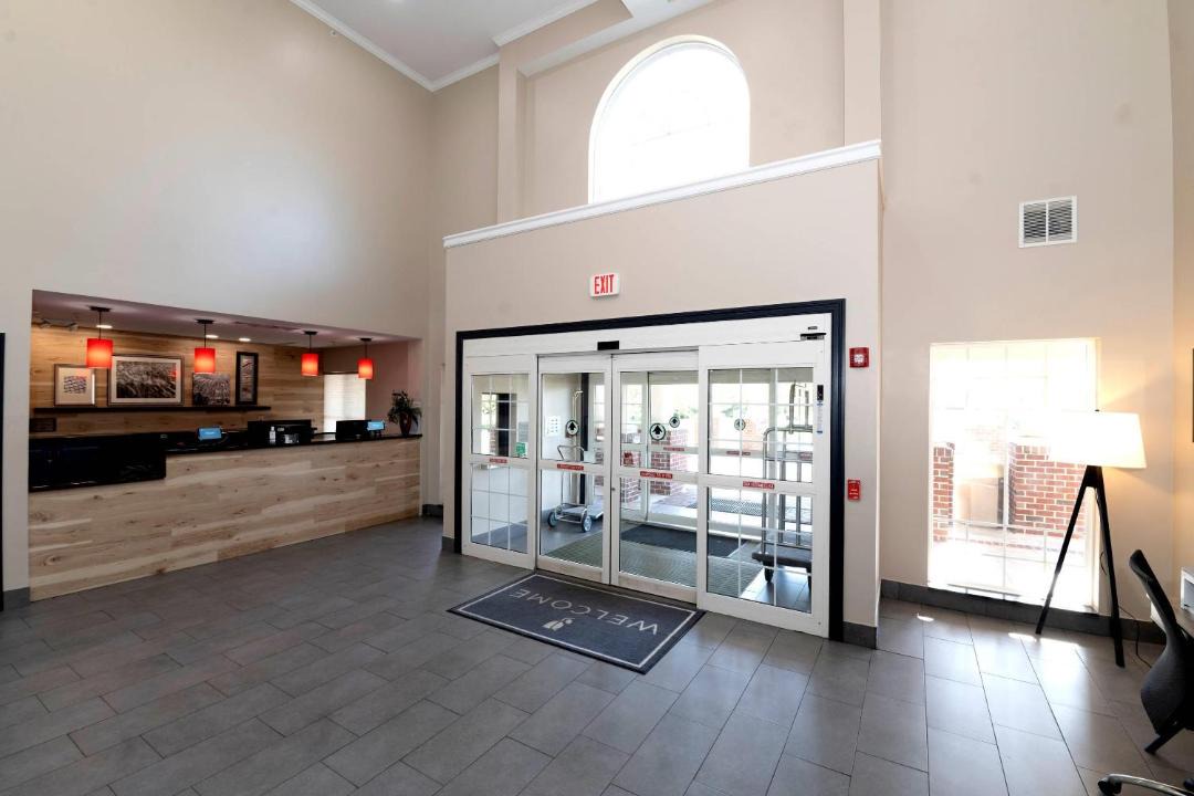 Country Inn & Suites by Radisson, Harrisburg - Hershey West, PA 1