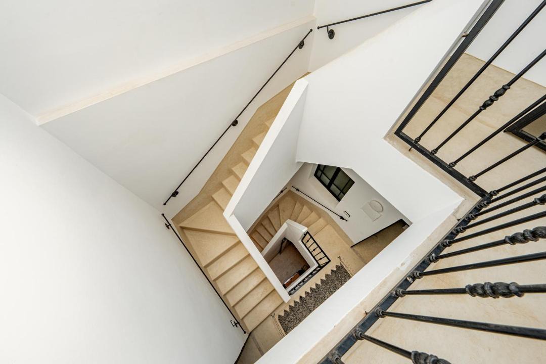 Riad with Rooftop Terrace in Top Medina Location, Dar El Bacha 1
