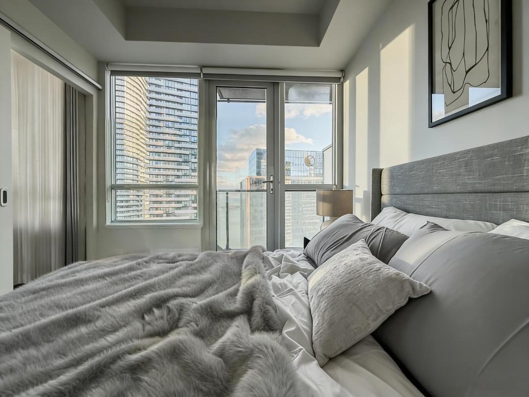 40th Fl Designer Lakeview 2BR PATH & Union Access 1