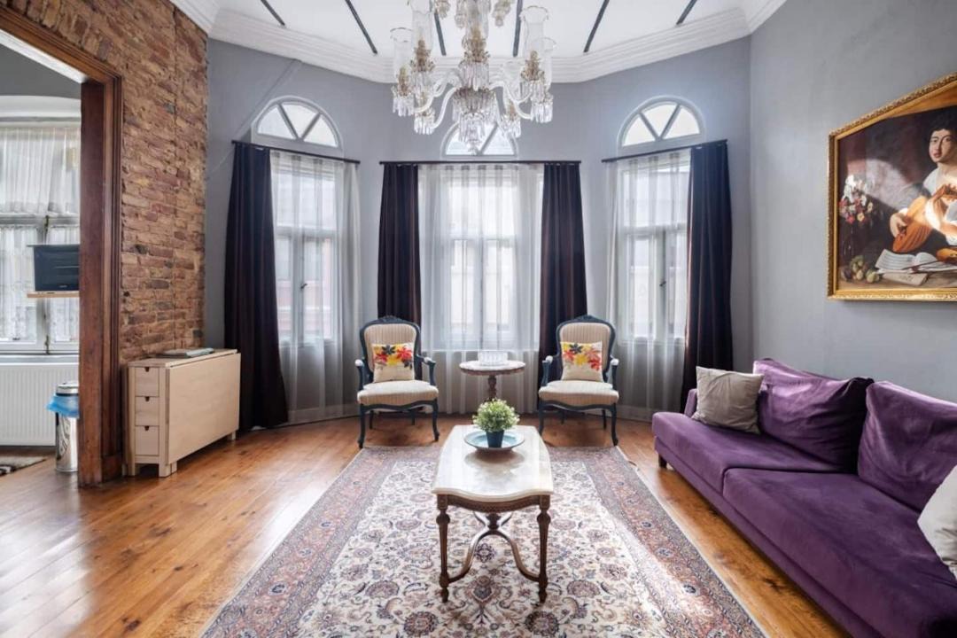 Grand Historic 3BD2Bath Galata Tower Pad! #408 1