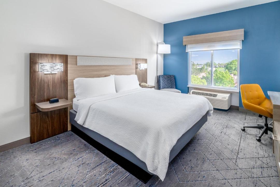 Holiday Inn Express & Suites Denver North - Thornton by IHG 1