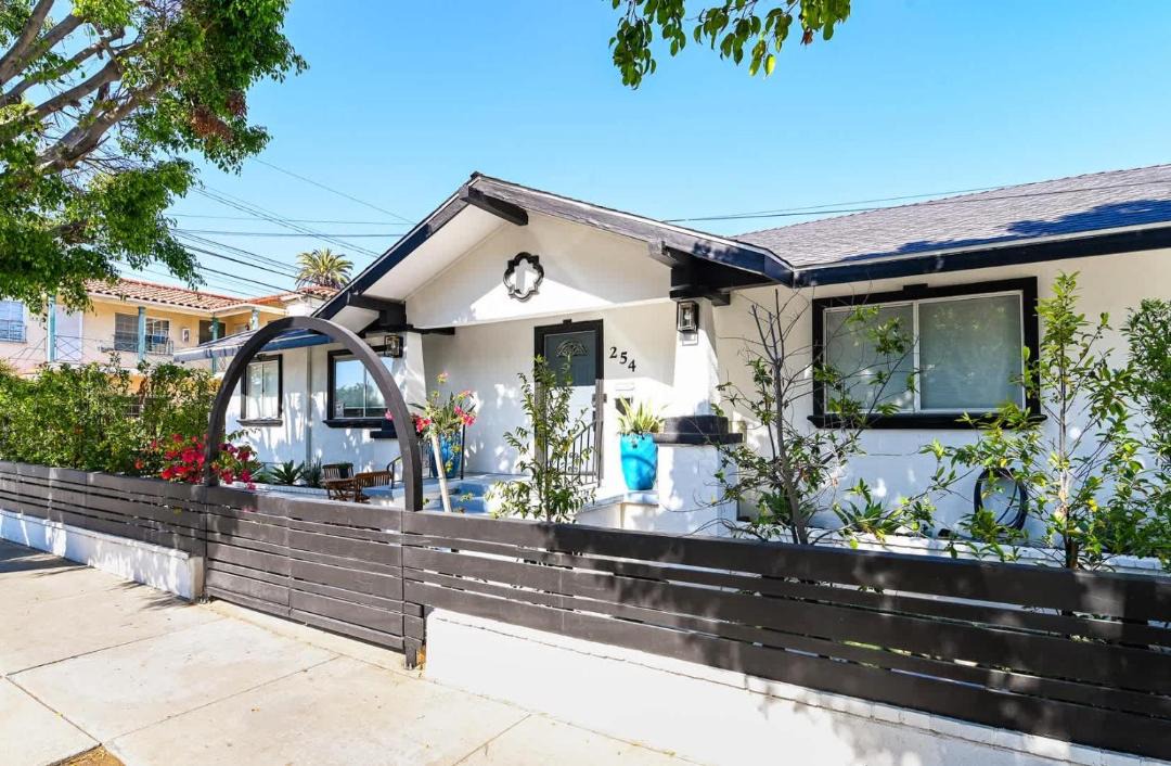 Immaculate 3BDR Bungalow - 5-Min Walk to Beach 1