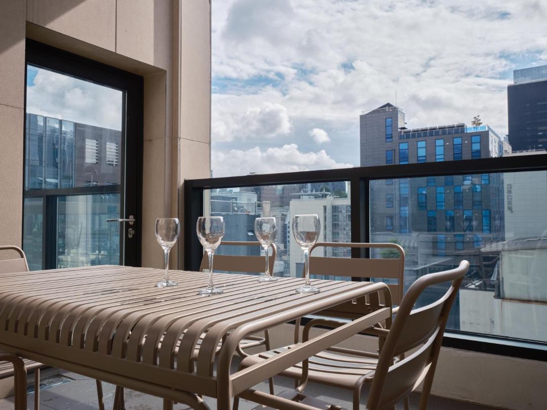 UH FLAT Signature GANGNAM 1