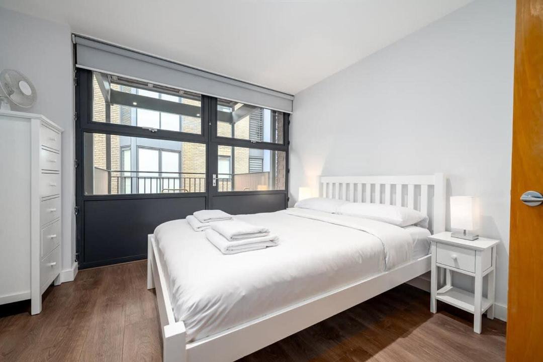 Modern & Spacious 2 Bedroom in Central London 1