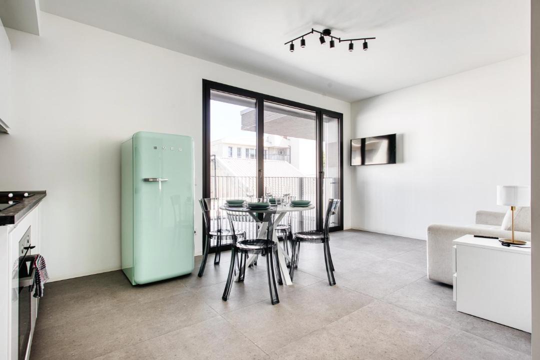 Just Urban Stays - Brand New 1-BR apt in Design Building - Porta Romana 1