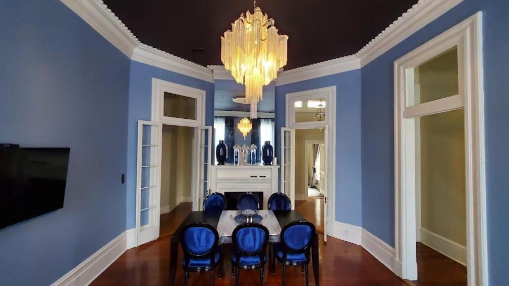 Walker Mansion on St Charles Ave - Unit 5 1