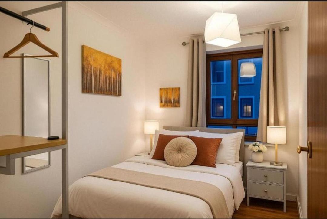Charming 2 Bedroom Flat in the Heart of London, 2 mins to Trafalgar Square! 1