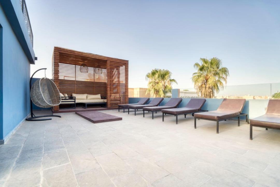 Design Art Gallery Apartment Marrakech swimming pool on the Roof 1