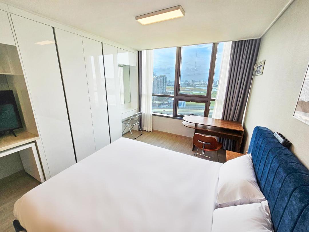 UH FLAT The SONGDO 1
