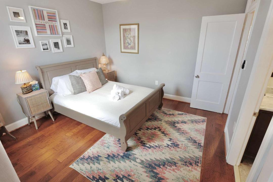 Taylor St Townhouse - Private Parking 1