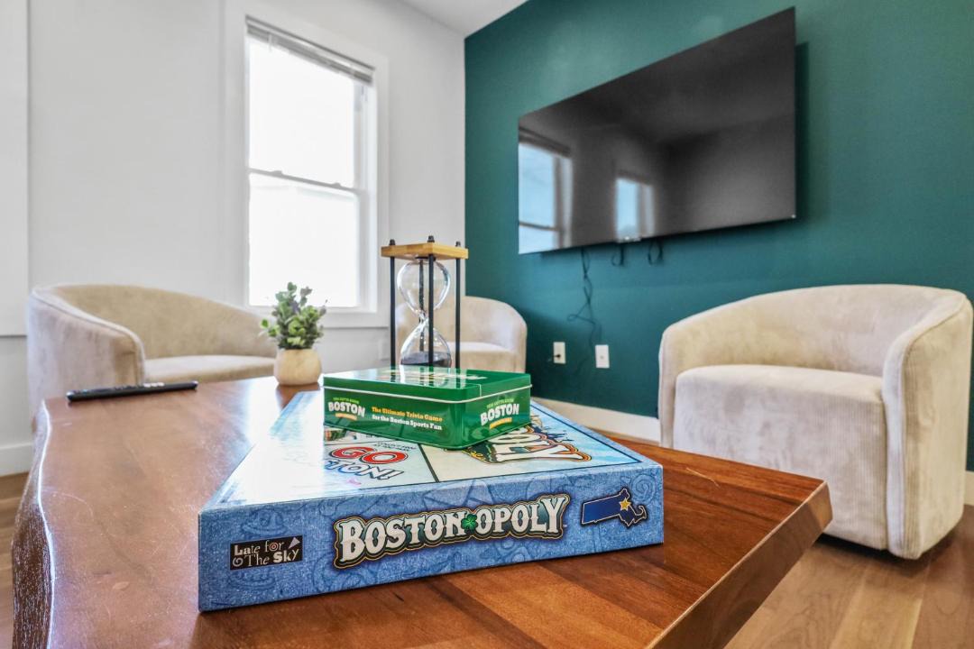 3BR2Bth TD Garden,MIT,Harvard,BOS,2 Parking Spaces 1