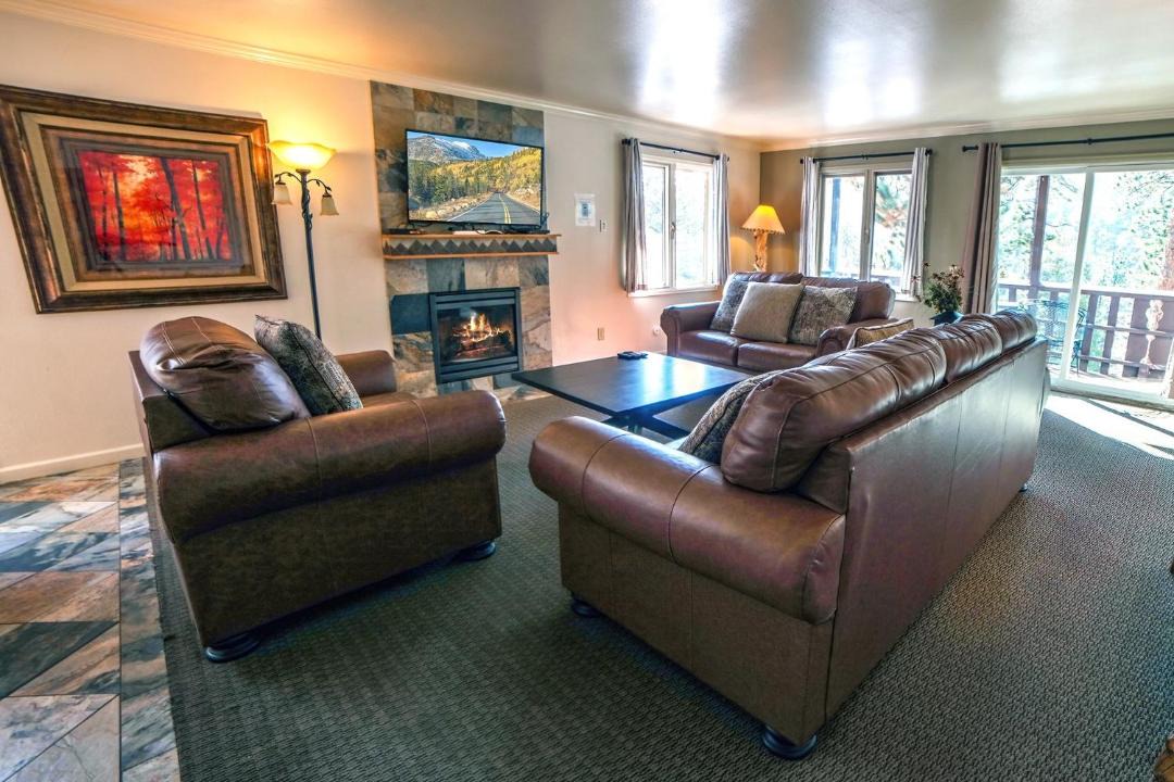 Fawn Valley Inn- 275 condo 1