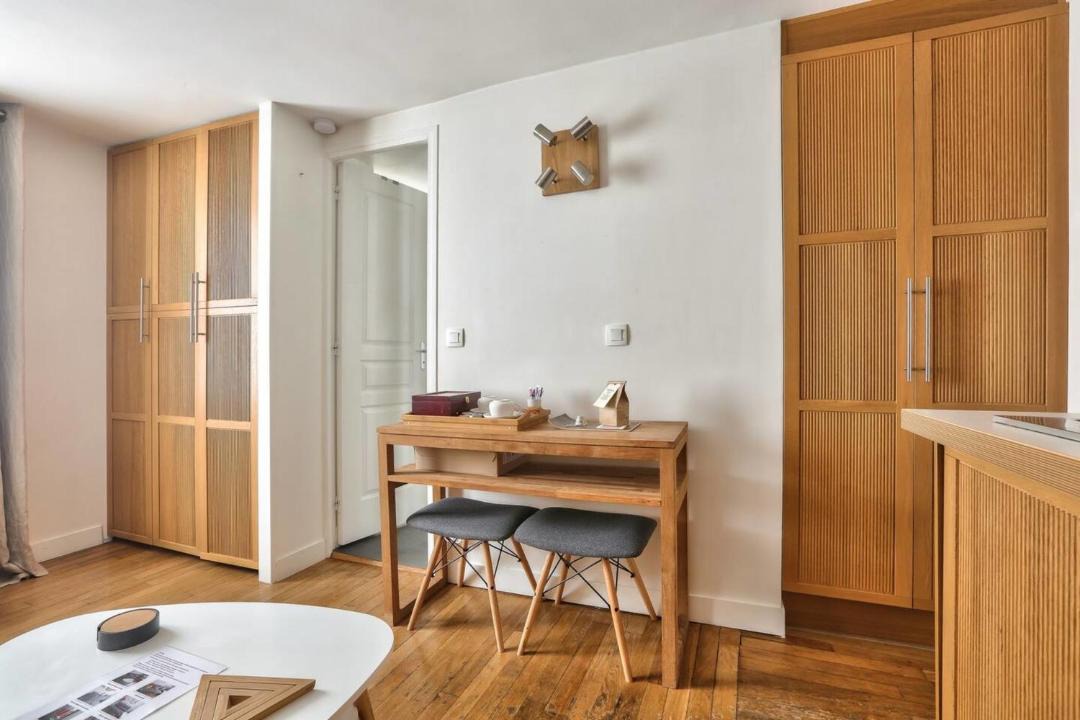 Modern Renovated studio cozy and quiet 1