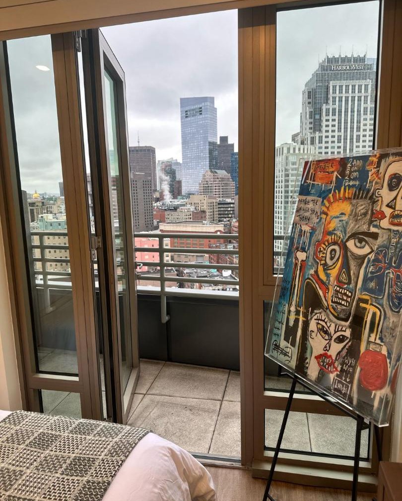 Upscale Penthouse with Gym Parking near MGH TUFTS 1