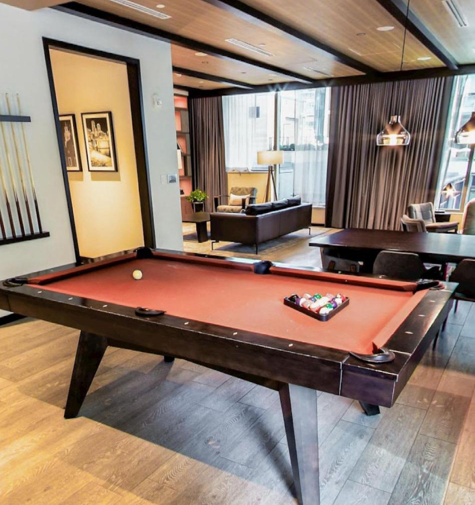Upscale Penthouse with Gym Parking near MGH TUFTS 1