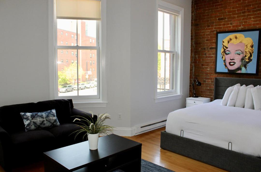 Stylish Downtown Studio in the SouthEnd, C.Ave# 3 1