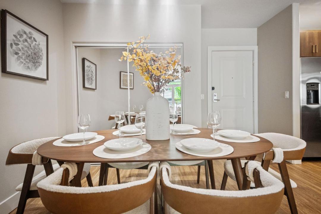 Promo Casa Miel Heart of Westwood Luxury Condo 1