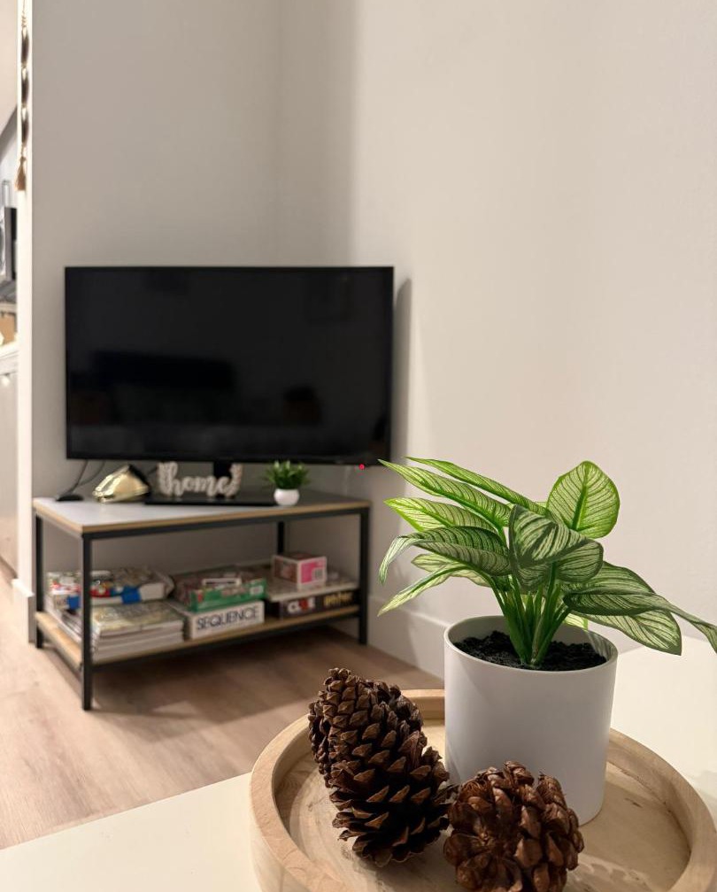 Vine Loft FREE DESIGNATED PARKING & WIFI close to Universal Studios 1