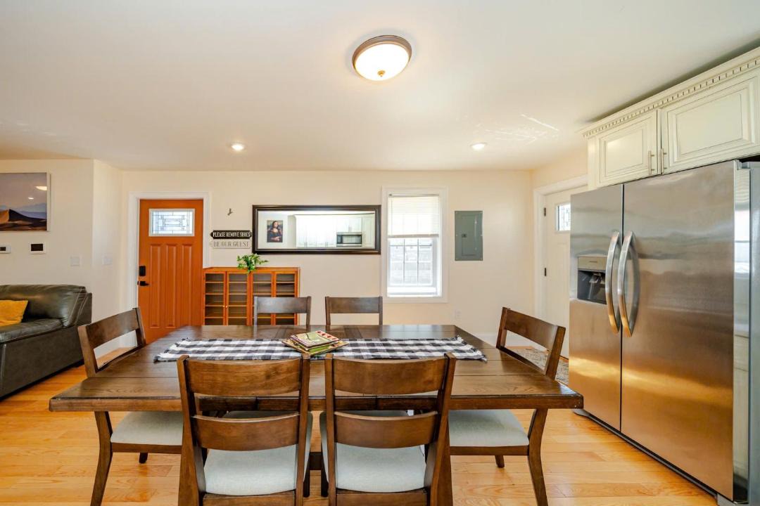 Pet Friendly 3BR Quincy Townhouse w Laundry, Free Parking, near MBTA Red Line 37 1