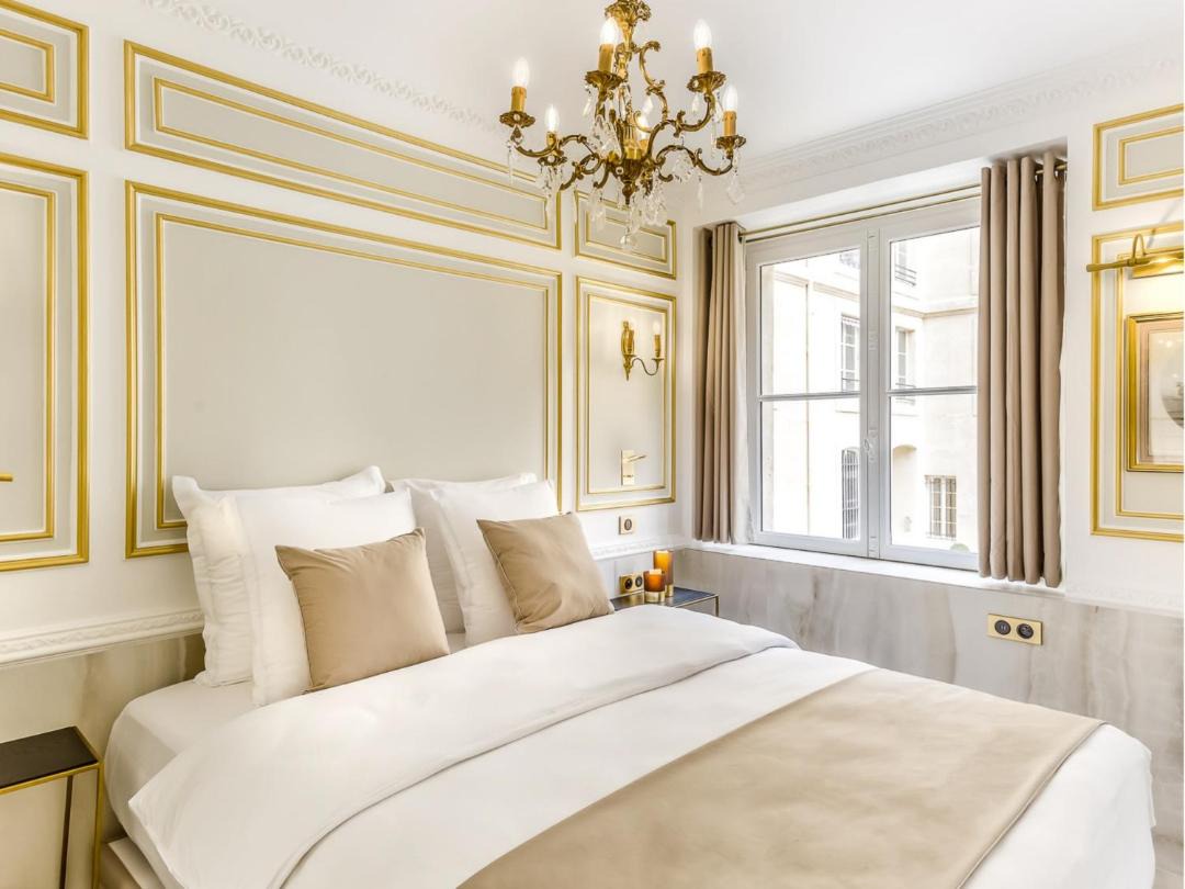 Merveil Signature Suite - Valois - Louvre view 1