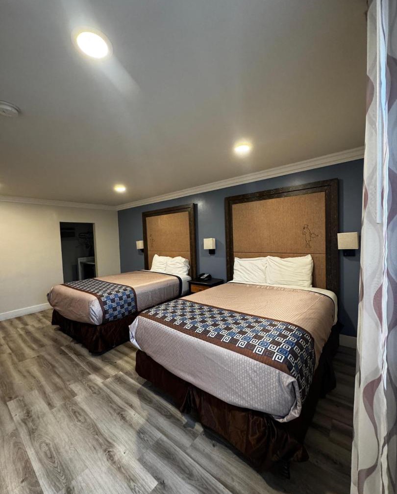 Friendship Motor Inn 1