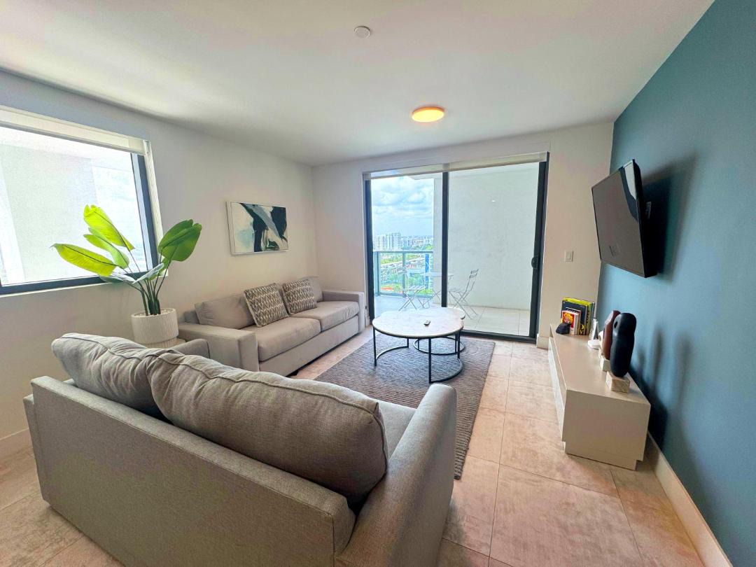 Prime location: Luxury Condo at brickell 1