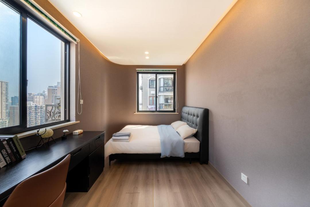 Sunny-Abode View the landmark of Lujiazui 3bedroom near Xintiandi and People's Square &200m to Subway 1